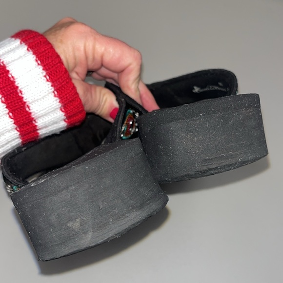 Montana West ladies flip flops with embellishments and embroidery size 8 black - Picture 4 of 14